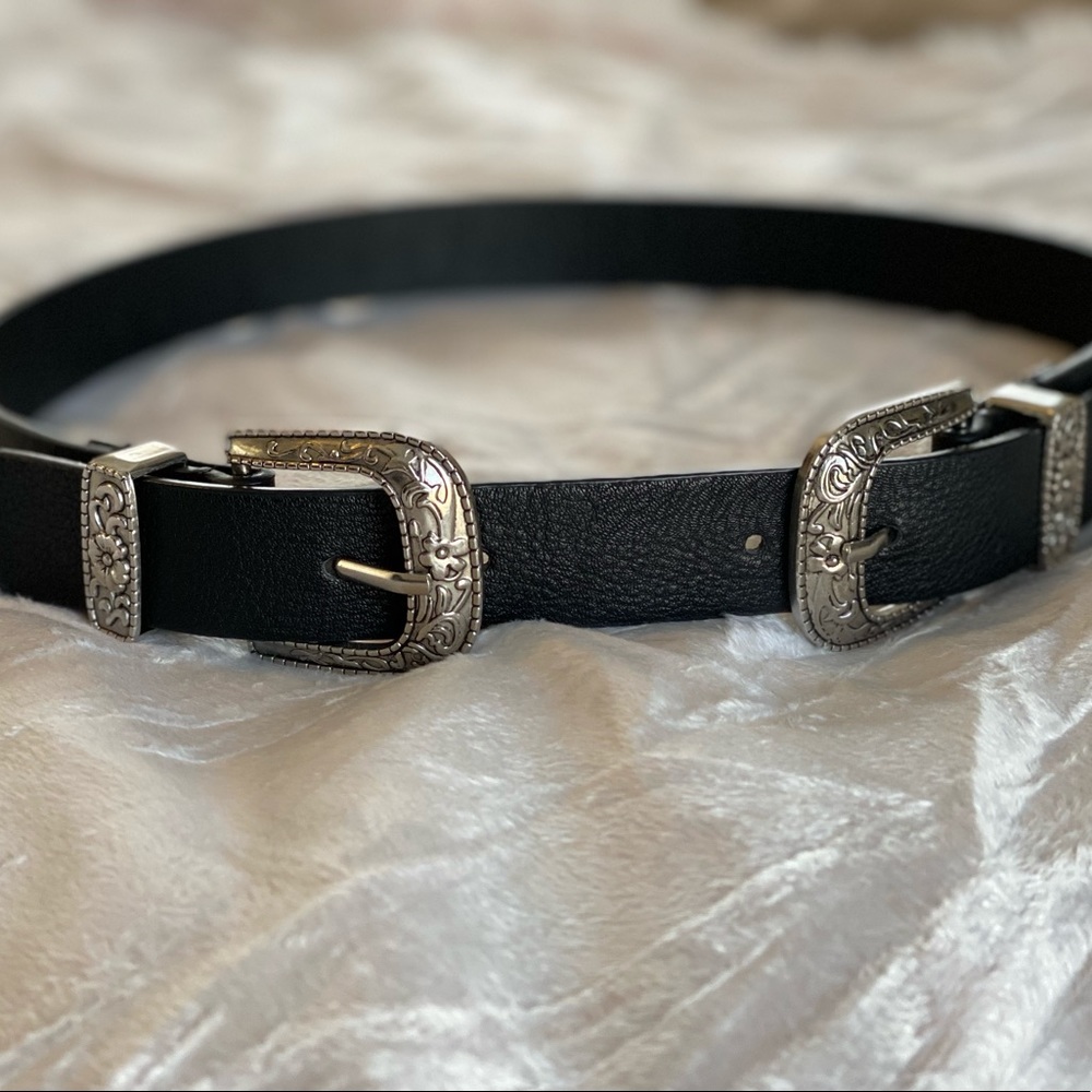 Lulu’s Double Buckle Belt
